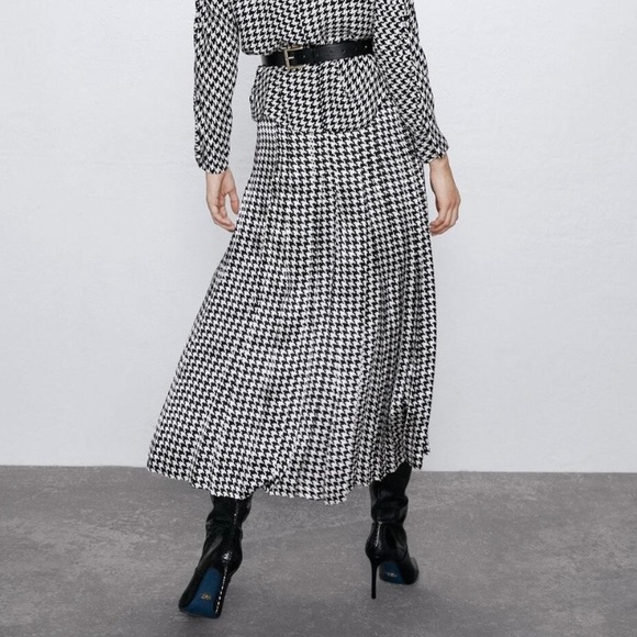 Zara satin houndstooth box pleat maxi skirt black white - Picture 3 of 9